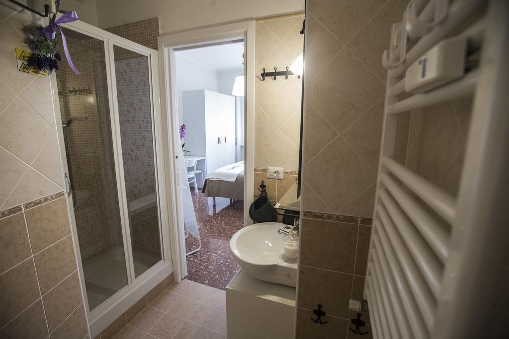 Отель A Casa Di Benny Рим Экстерьер фото